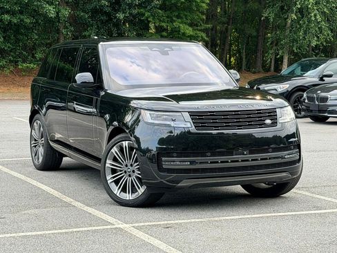 Used 2023 Land Rover Range Rover Long Wheelbase SE AWD/4WD image 4