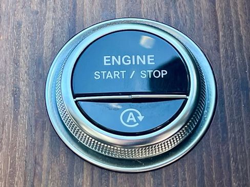 Certified 2023 Mercedes-Benz C 300 4MATIC Sedan image 25