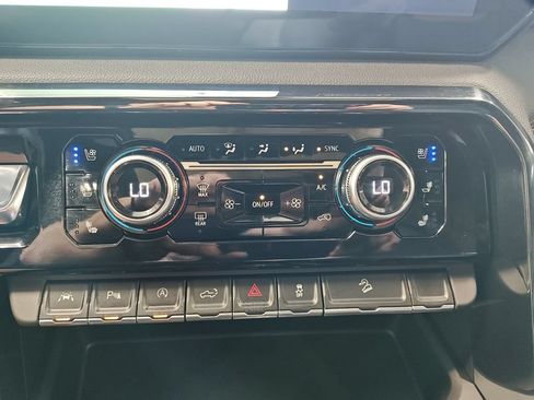 Used 2024 GMC Sierra 1500 AT4 w/ Technology Package AWD/4WD image 23
