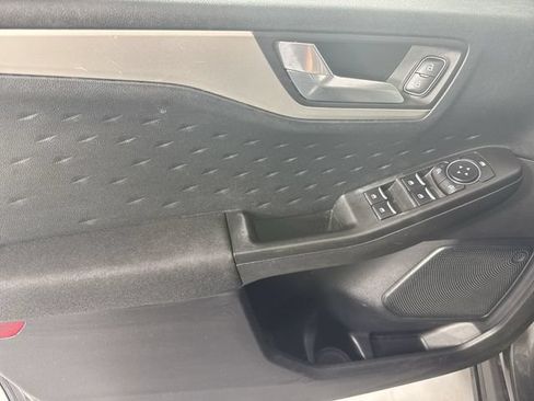 Used 2020 Ford Escape SE FWD image 19