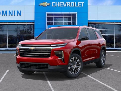 New 2026 Chevrolet Traverse LT w/ Sun and Wheel Package AWD/4WD image 7