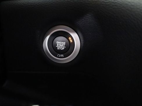 New 2026 Chrysler Pacifica Select image 17