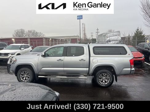 Used 2016 Toyota Tacoma SR5 image 8