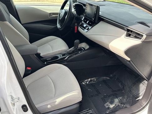 Used 2022 Toyota Corolla LE FWD image 6