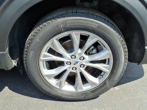 Used 2024 Ford Explorer XLT w/ Equipment Group 202A AWD/4WD image 7