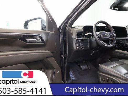 Used 2025 Chevrolet Suburban RST w/ Comfort Package AWD/4WD image 10