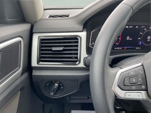 Used 2023 Volkswagen Atlas SE AWD/4WD image 19