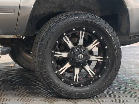 Used 2004 Ford Excursion XLT AWD/4WD image 33