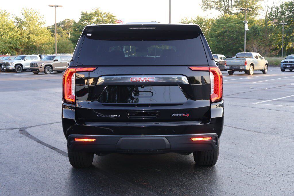 Used 2023 GMC Yukon XL AT4 w/ AT4 Premium Package AWD/4WD image 6