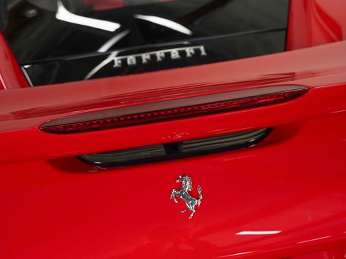Used 2022 Ferrari F8 Tributo RWD image 21