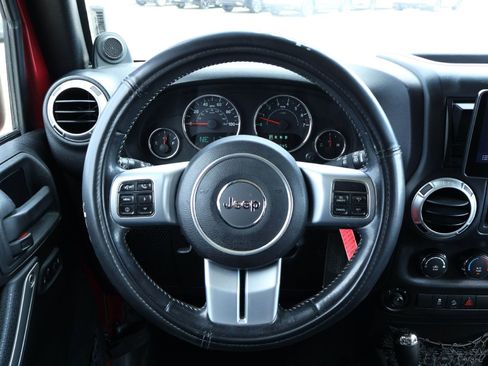 Used 2012 Jeep Wrangler Unlimited Sport image 15