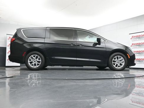 Used 2023 Chrysler Voyager LX FWD image 38