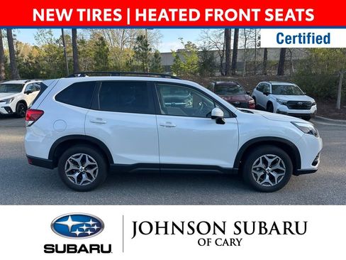 Used 2023 Subaru Forester Premium image 3