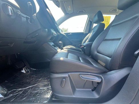Used 2017 Volkswagen Tiguan S AWD/4WD image 11