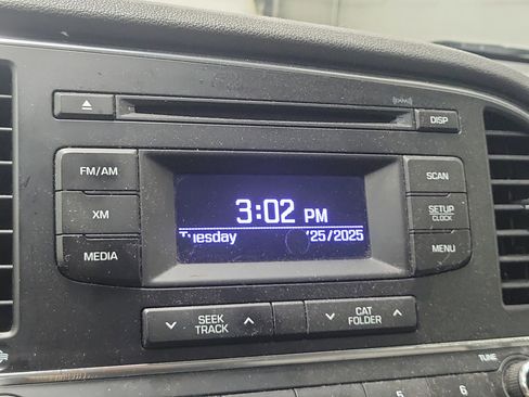 Used 2017 Hyundai Elantra SE image 23