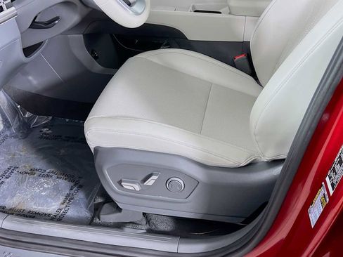 Certified 2024 Hyundai Santa Fe SEL image 12