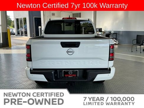Used 2025 Nissan Frontier SV w/ SV Convenience Package RWD image 5