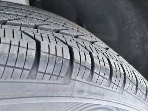 New 2025 Mercedes-Benz GLC 300 4MATIC image 13