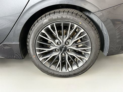 Used 2023 Kia Forte GT-Line w/ GT-Line Premium Package FWD image 11