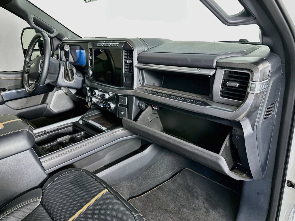 Used 2024 Ford F250 Platinum AWD/4WD image 32