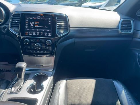 Used 2021 Jeep Grand Cherokee Laredo X AWD/4WD image 23