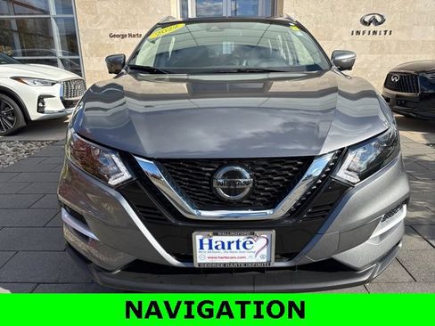 Used 2022 Nissan Rogue Sport SL image 2