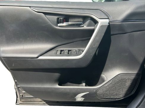 Used 2020 Toyota RAV4 XSE AWD/4WD image 17