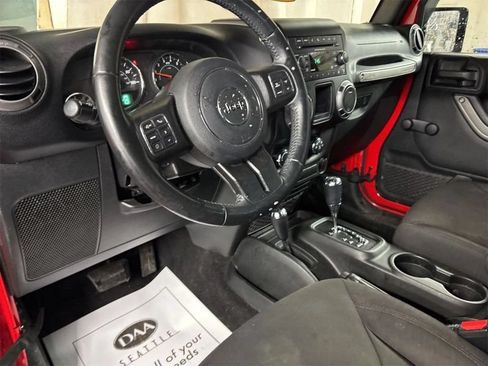 Used 2017 Jeep Wrangler Sport w/ Connectivity Group AWD/4WD image 6