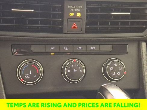 Used 2019 Volkswagen Jetta SE image 17