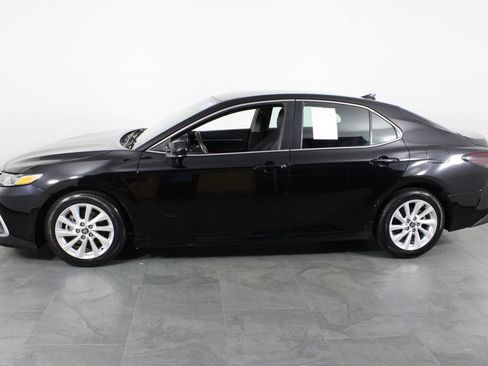 Used 2021 Toyota Camry LE FWD image 11
