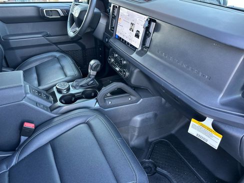 New 2025 Ford Bronco Badlands w/ Sasquatch Package AWD/4WD image 17