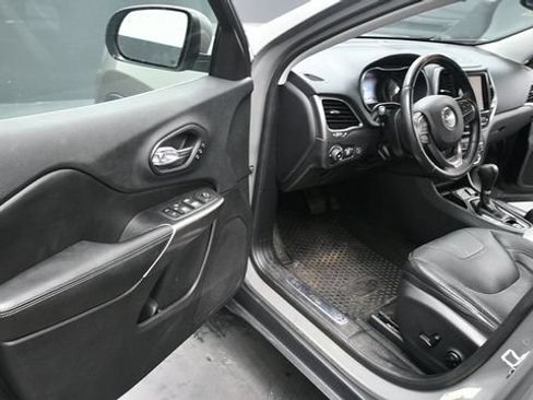 Used 2020 Jeep Cherokee Limited FWD image 26