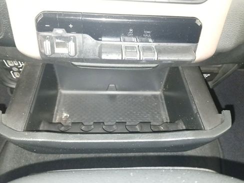 Used 2022 RAM 1500 Laramie AWD/4WD image 28