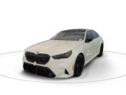 Used 2025 BMW M5 w/ Carbon Package AWD/4WD image 2