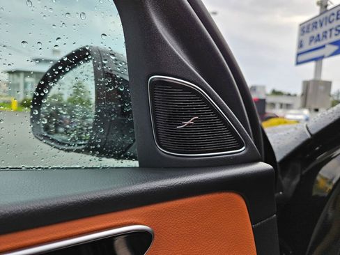 Used 2022 Mercedes-Benz C 300 4MATIC Sedan image 17