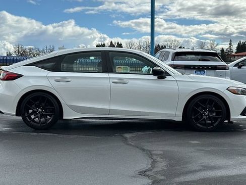 Used 2024 Honda Civic Sport image 2