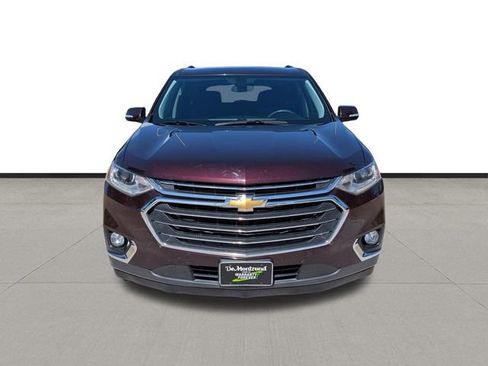 Used 2018 Chevrolet Traverse LT FWD image 2