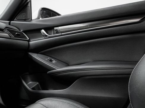 Used 2020 Honda Accord Sport image 12