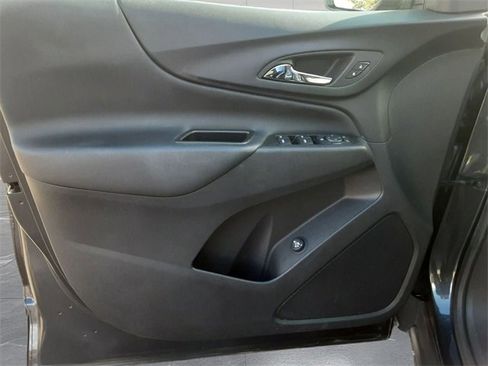 Used 2022 Chevrolet Equinox LT image 12