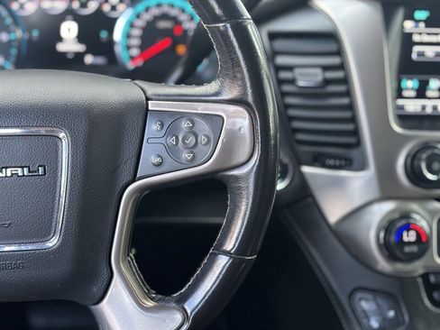 Used 2019 GMC Yukon XL Denali image 30