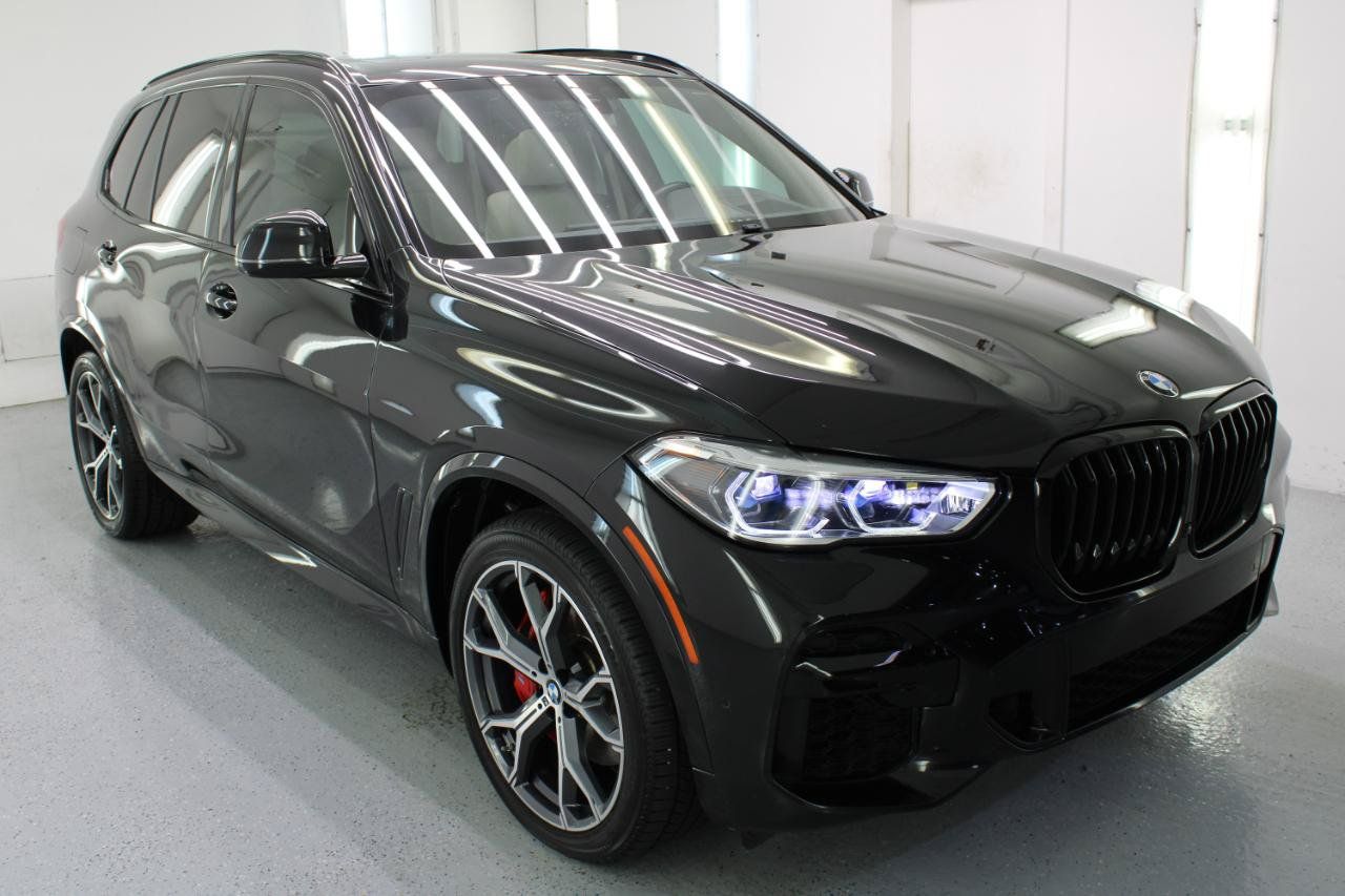 Used 2022 BMW X5 xDrive40i w/ M Sport Package AWD/4WD image 12