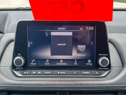 Used 2025 Nissan Rogue SV FWD image 14