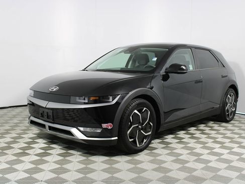 Used 2024 Hyundai Ioniq 5 SEL image 3