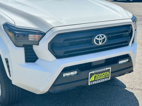 Used 2024 Toyota Tacoma SR5 AWD/4WD image 5