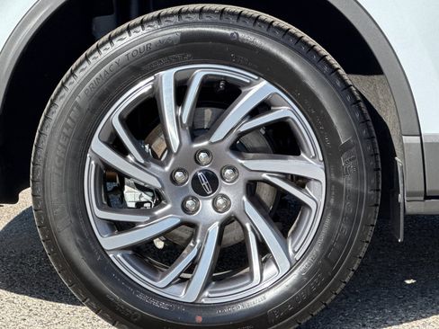 Used 2025 Lincoln Corsair AWD w/ Equipment Group 101A image 26