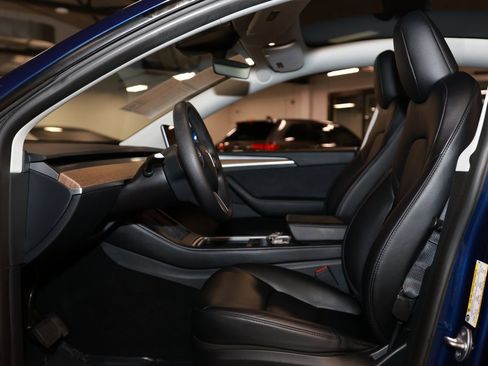 Used 2023 Tesla Model Y Long Range image 10