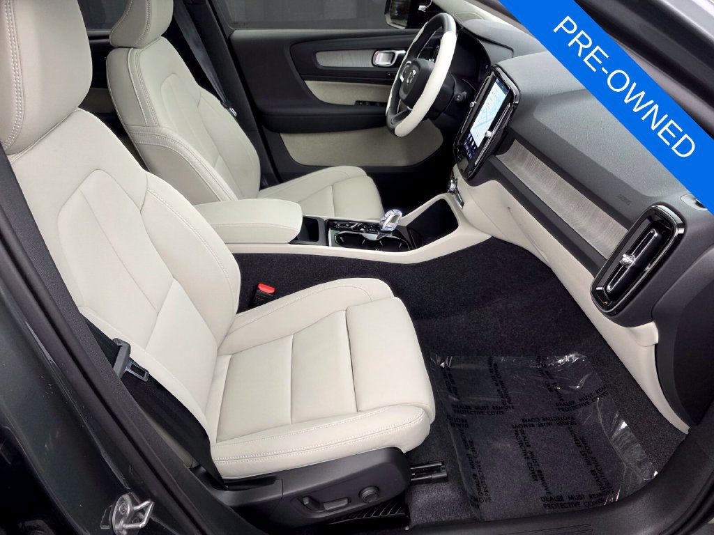 Used 2026 Volvo XC40 B4 Plus w/ Protection Package FWD image 28