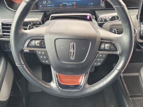 Used 2023 Lincoln Navigator Reserve image 12