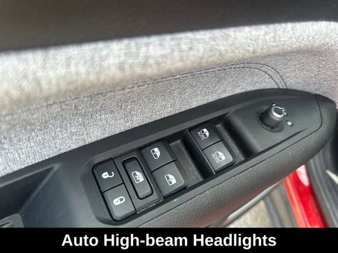 Used 2024 Jeep Compass Latitude AWD/4WD image 12