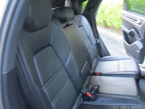 Used 2020 Porsche Cayenne image 54